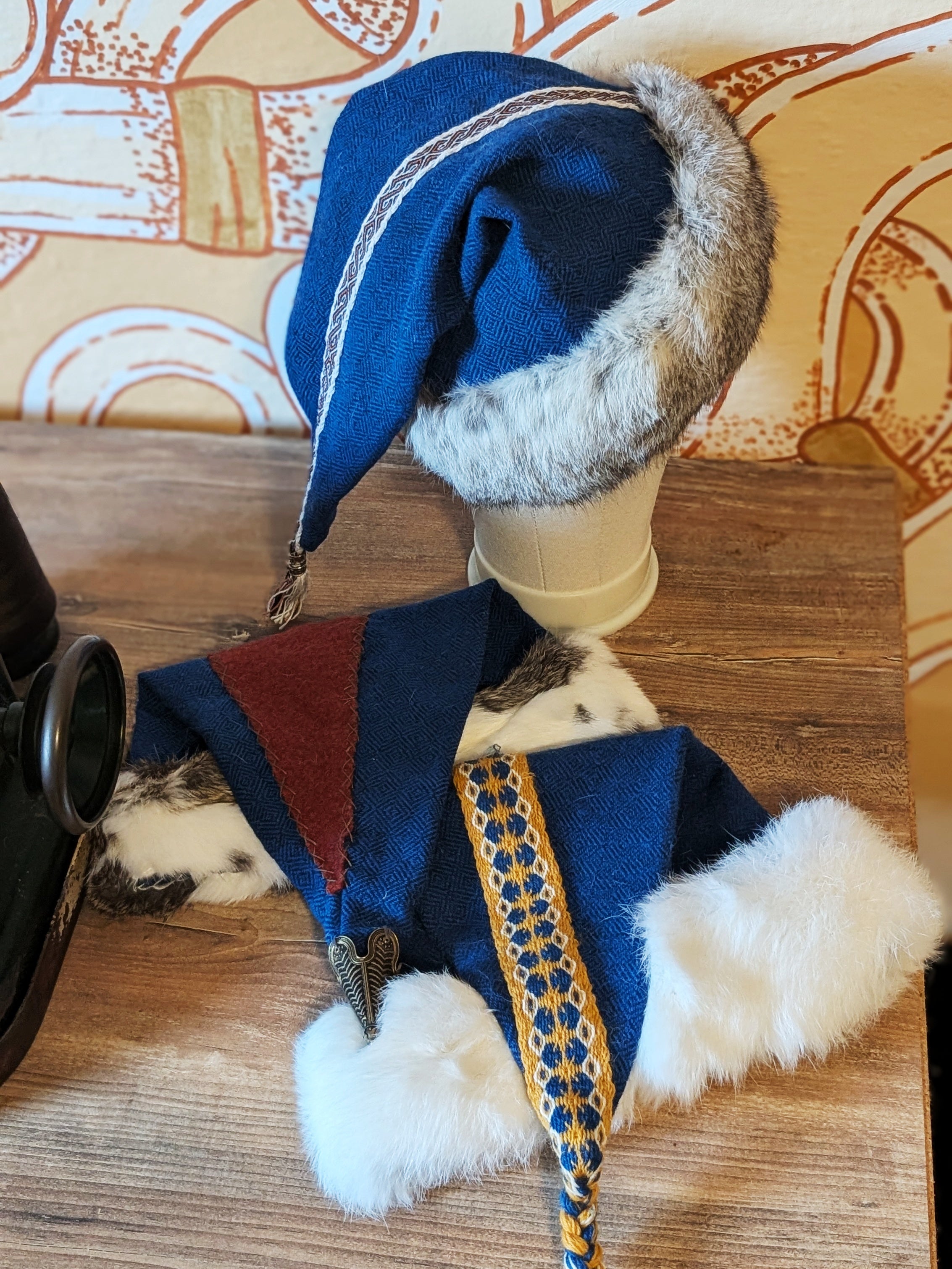 Blaue Mütze aus Schurwolle mit echtem Fell - handgemachte Unikate - Wikinger Rus Zipfelmütze - LARP Mittelalter Accessoires Diamantköper