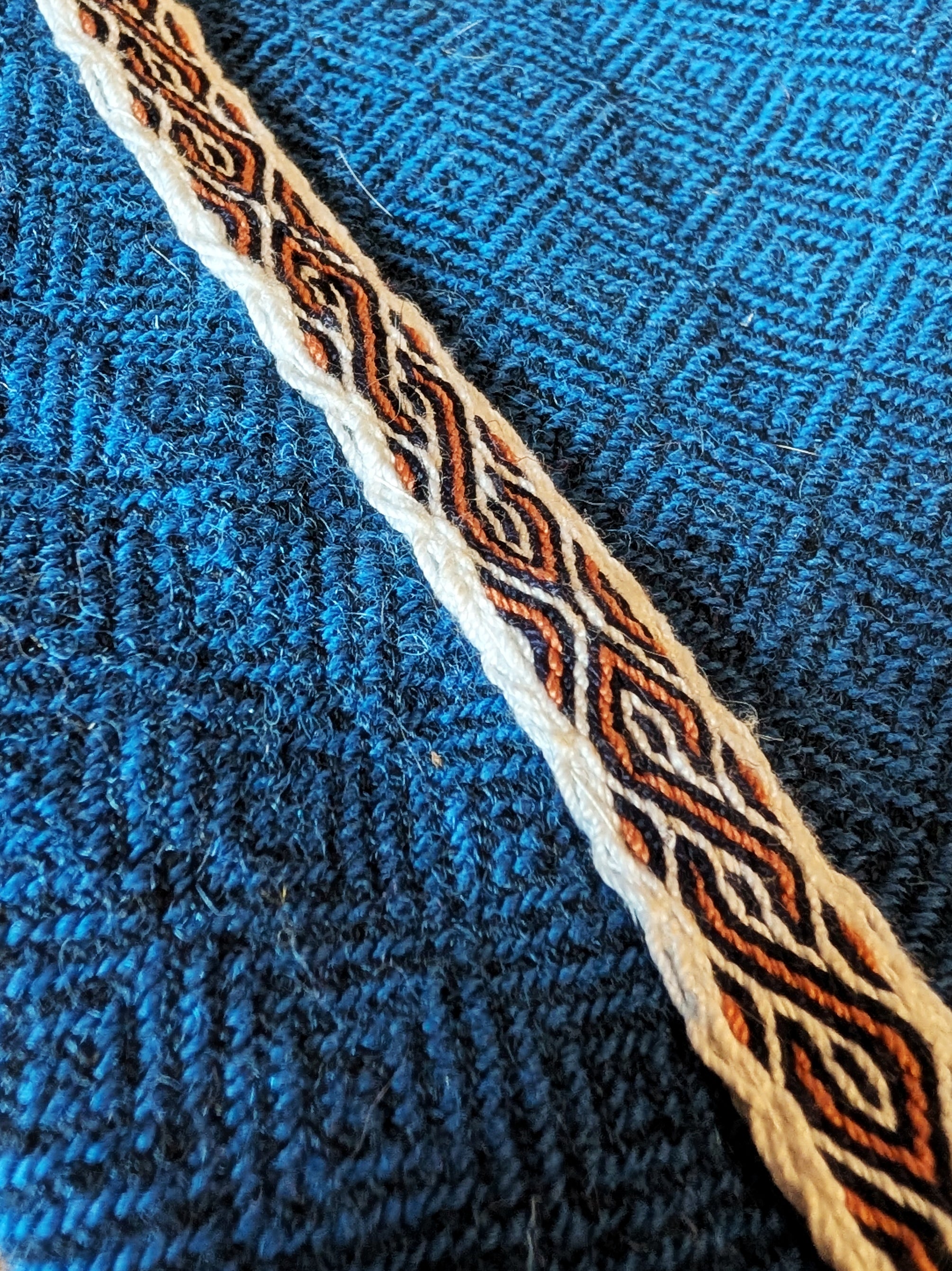 Blaue Mütze aus Schurwolle mit echtem Fell - handgemachte Unikate - Wikinger Rus Zipfelmütze - LARP Mittelalter Accessoires Diamantköper