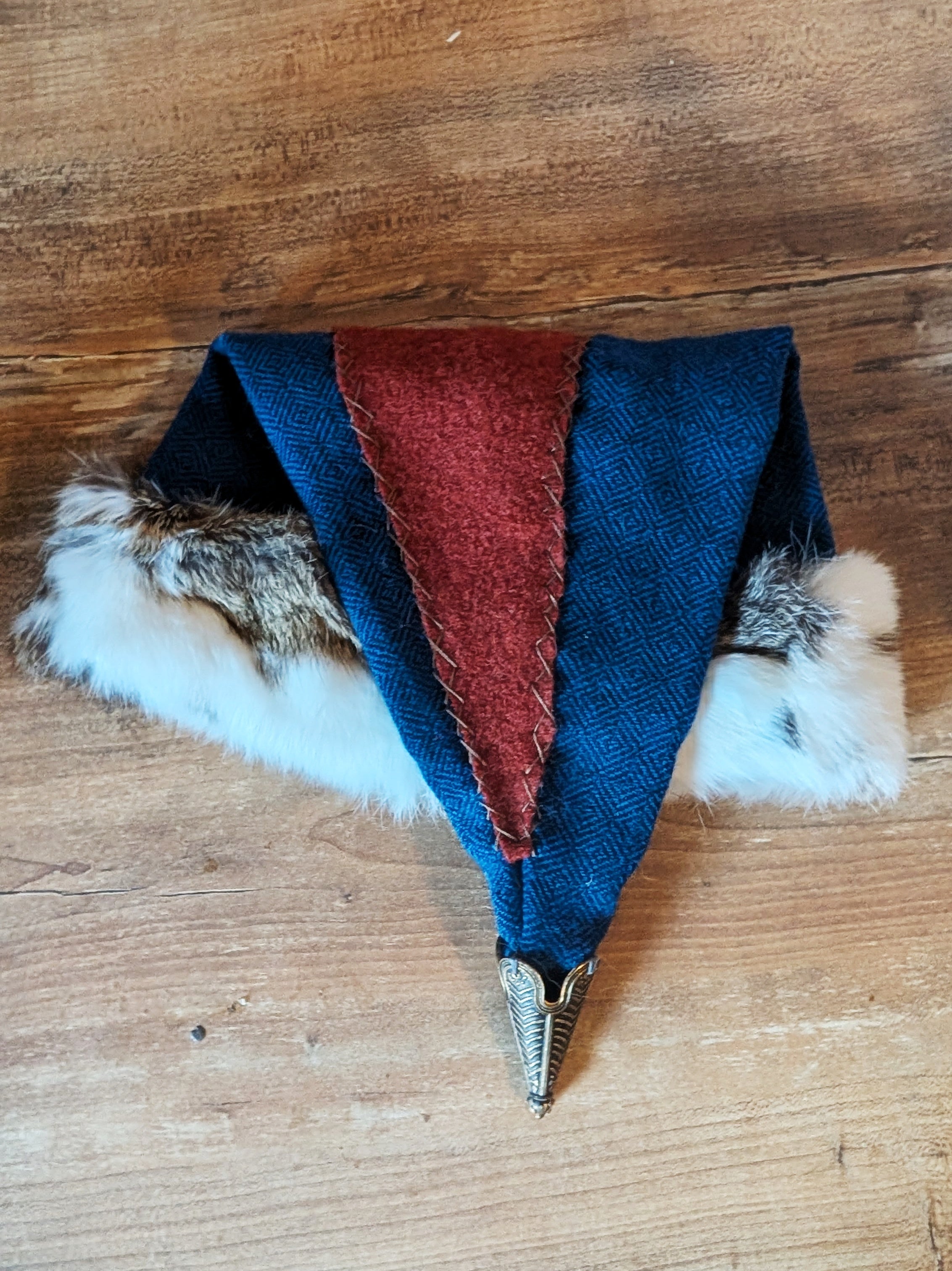 Blaue Mütze aus Schurwolle mit echtem Fell - handgemachte Unikate - Wikinger Rus Zipfelmütze - LARP Mittelalter Accessoires Diamantköper