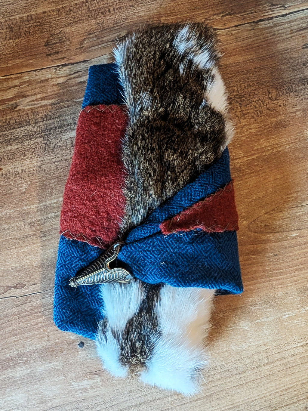 Blaue Mütze aus Schurwolle mit echtem Fell - handgemachte Unikate - Wikinger Rus Zipfelmütze - LARP Mittelalter Accessoires Diamantköper