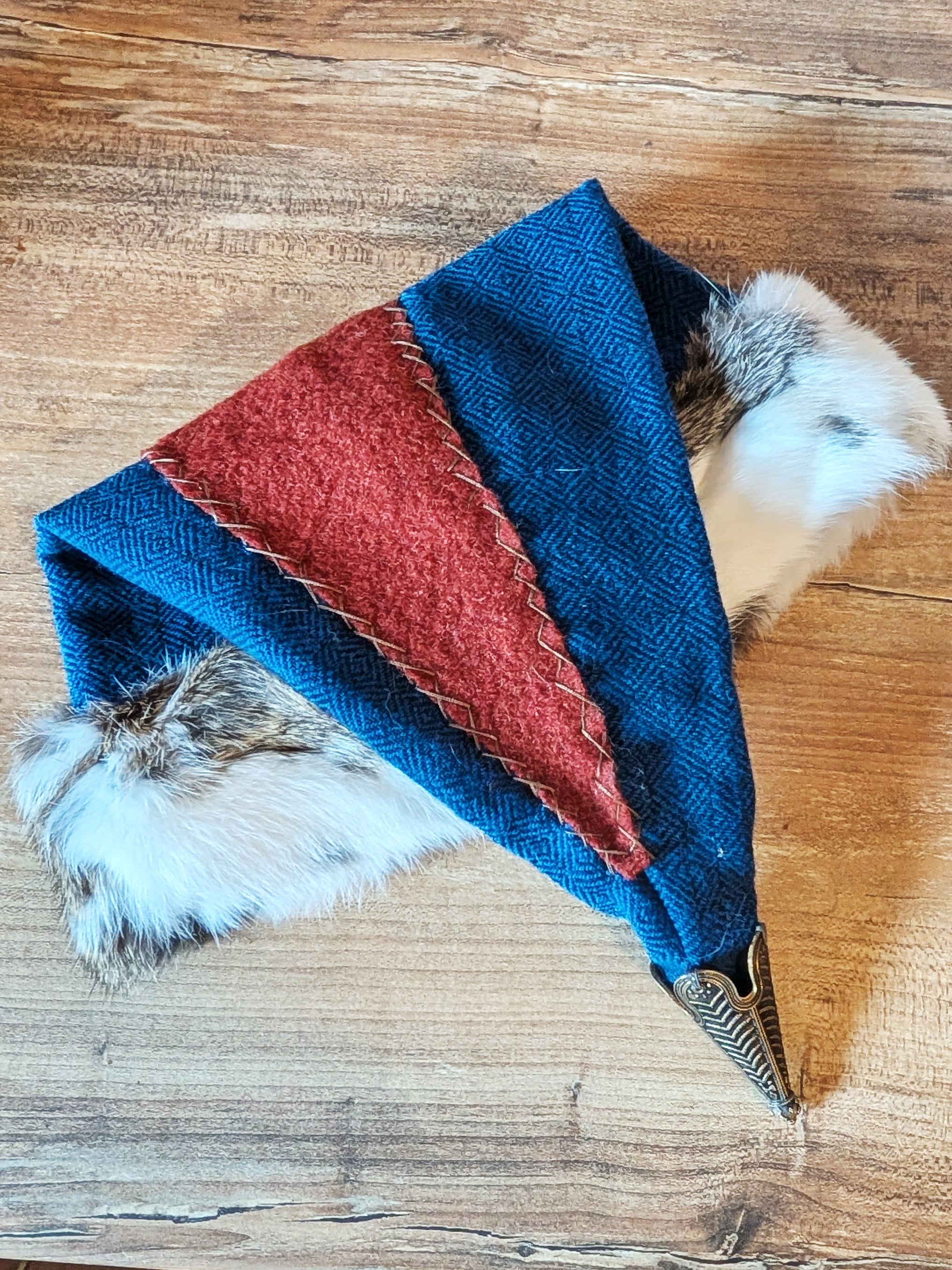 Blaue Mütze aus Schurwolle mit echtem Fell - handgemachte Unikate - Wikinger Rus Zipfelmütze - LARP Mittelalter Accessoires Diamantköper