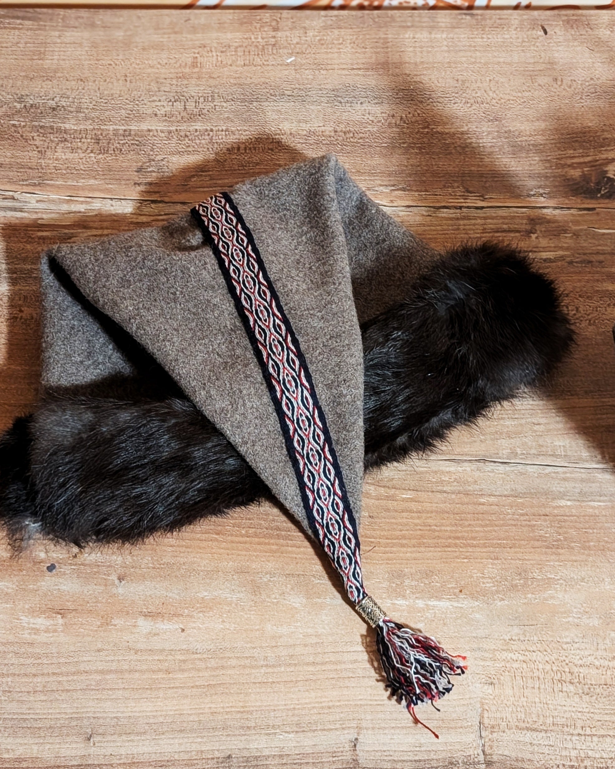 Handgemachte Braungraue Rus Mütze mit Fell - XXL Format - Walkloden Schurwolle Mütze - Larp Reenactor Wikinger Nordic Zipfelmütze - Grau