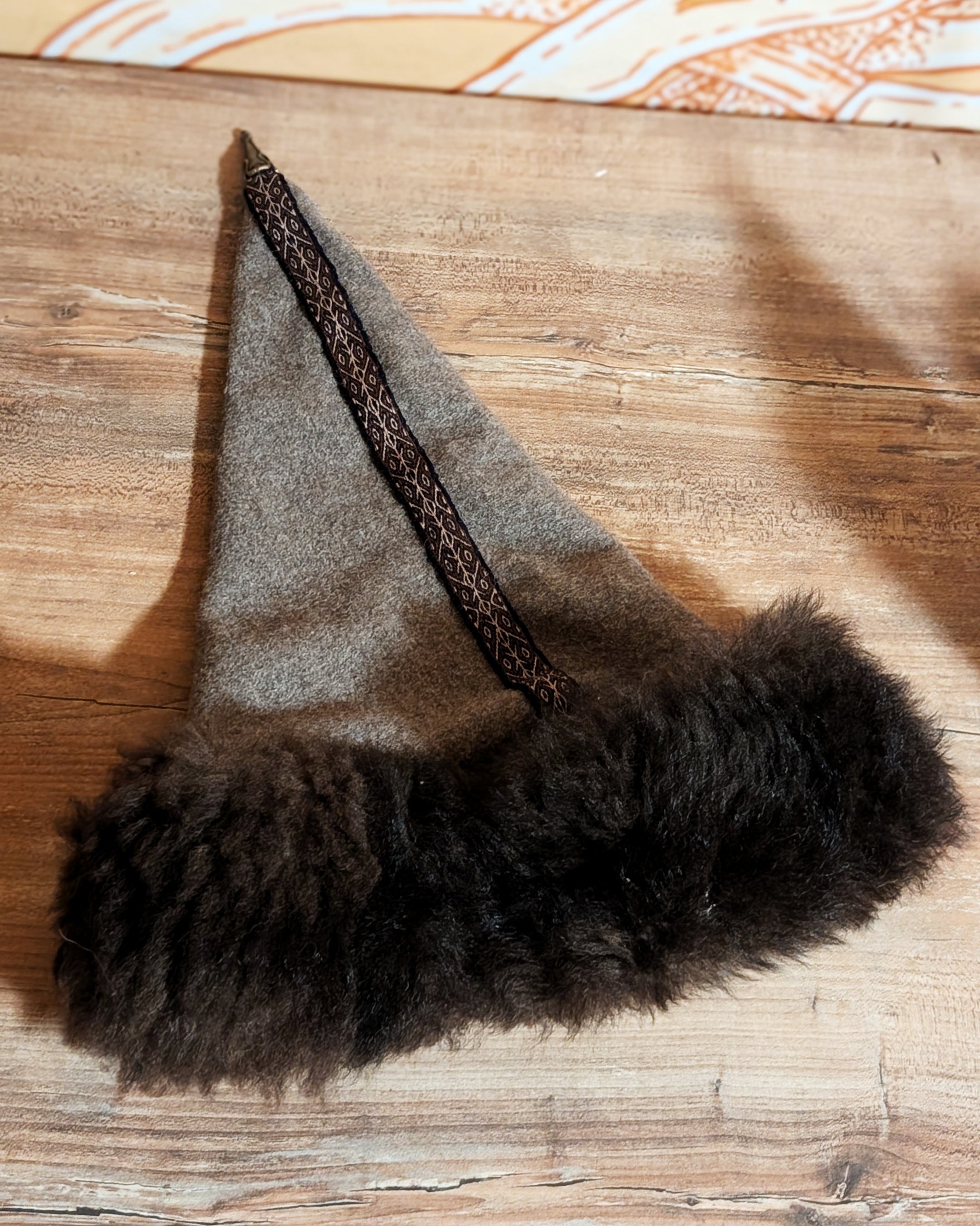 Handgemachte Braungraue Rus Mütze mit Fell - XXL Format - Walkloden Schurwolle Mütze - Larp Reenactor Wikinger Nordic Zipfelmütze - Grau