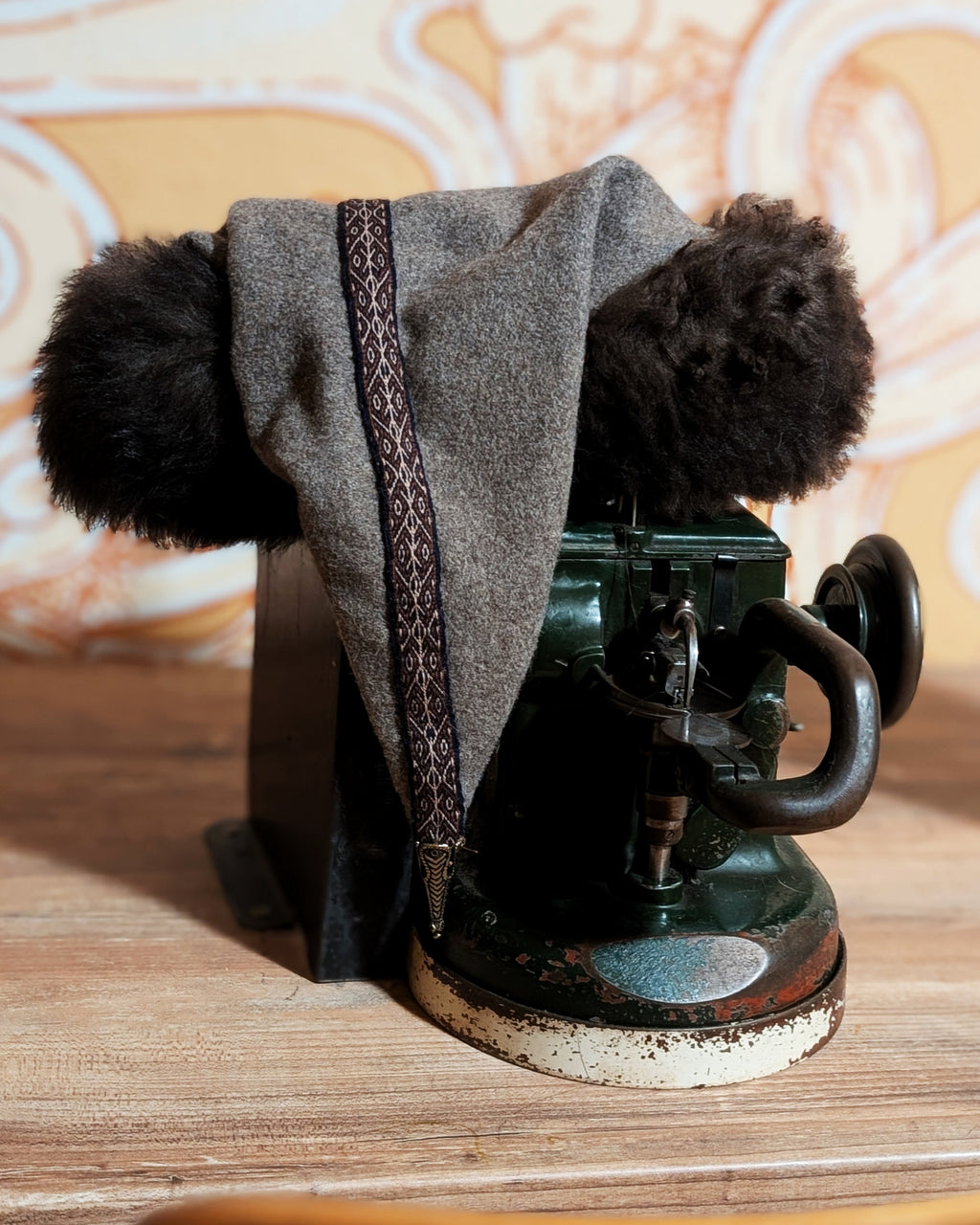 Handgemachte Braungraue Rus Mütze mit Fell - XXL Format - Walkloden Schurwolle Mütze - Larp Reenactor Wikinger Nordic Zipfelmütze - Grau