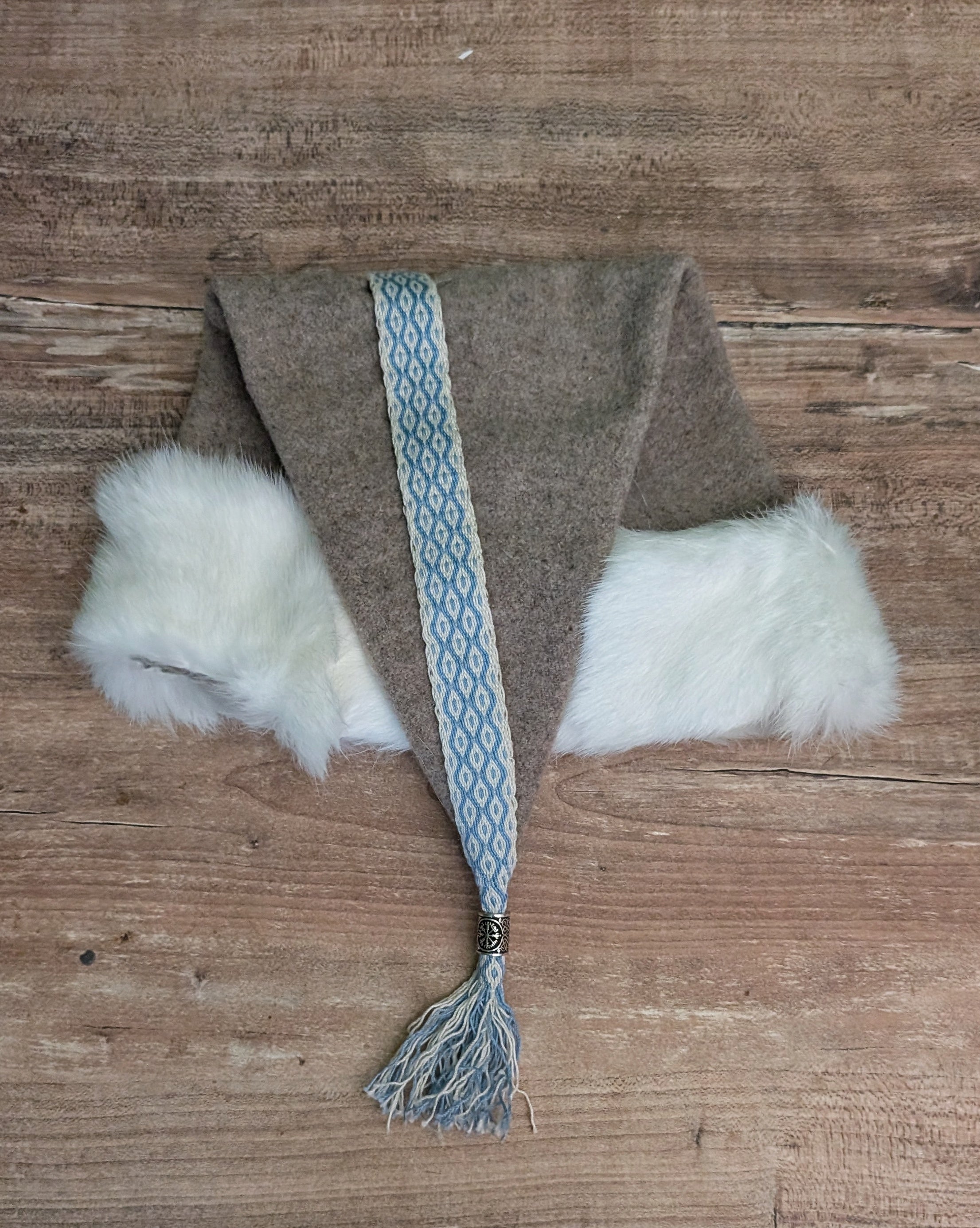 Mütze Grau Merinowolle - handgemachte Unikate - Fellmütze mit Borte Wikinger Rus Zipfelmütze - LARP Mittelalter Accessoires Tabletweaving