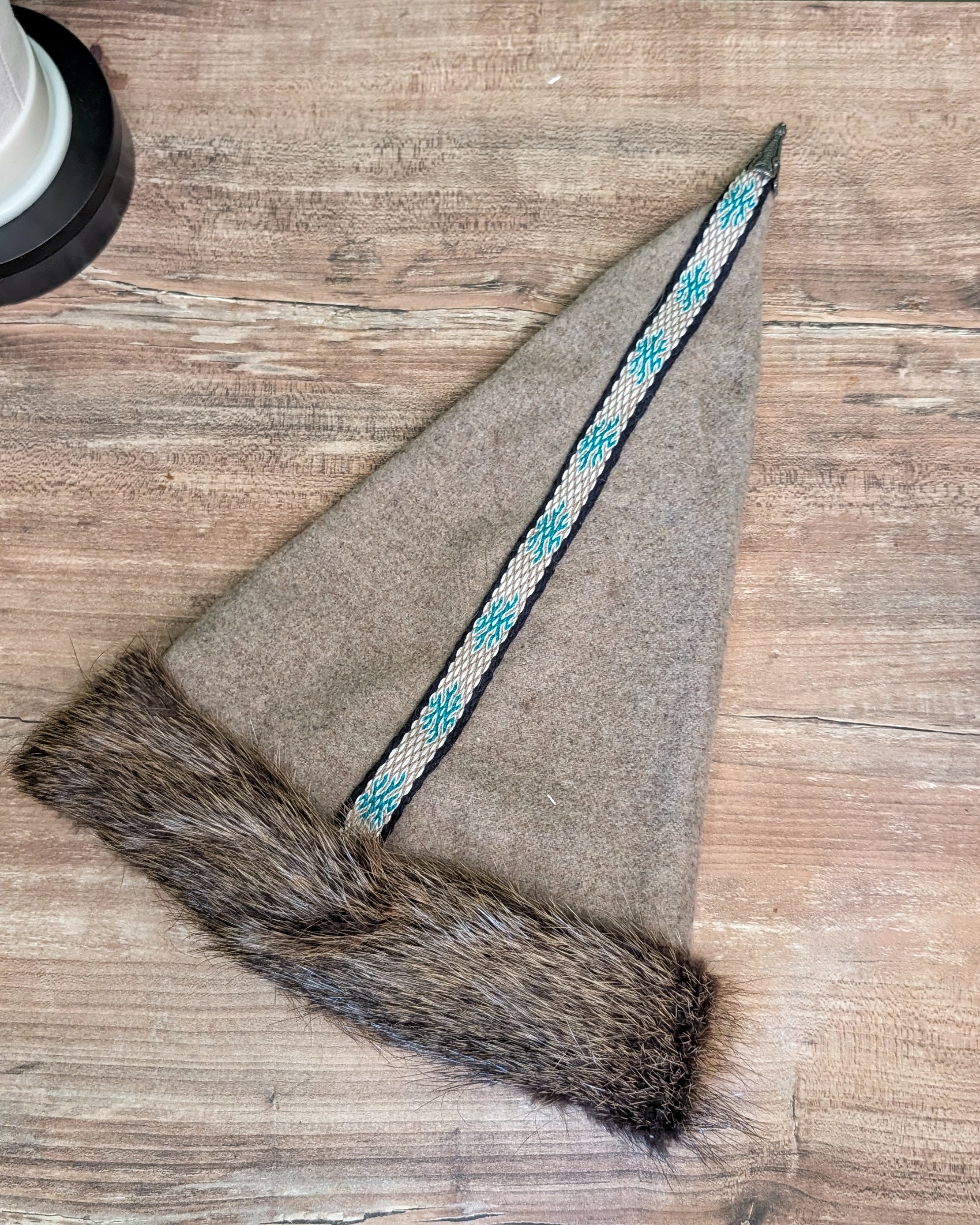 Mütze Grau Merinowolle - handgemachte Unikate - Fellmütze mit Borte Wikinger Rus Zipfelmütze - LARP Mittelalter Accessoires Tabletweaving