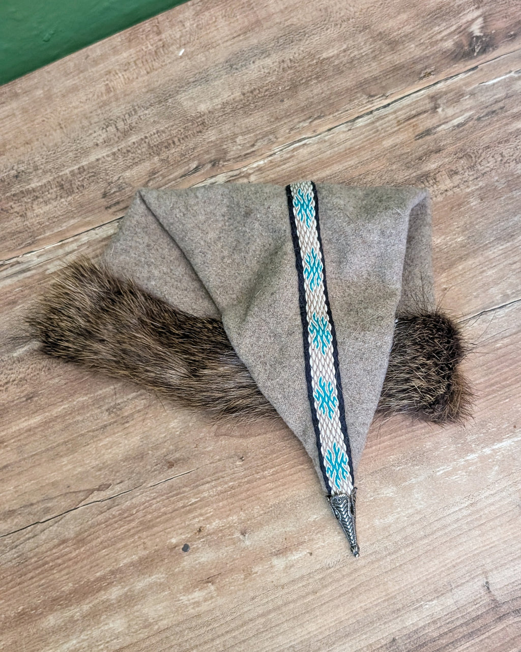 Mütze Grau Merinowolle - handgemachte Unikate - Fellmütze mit Borte Wikinger Rus Zipfelmütze - LARP Mittelalter Accessoires Tabletweaving