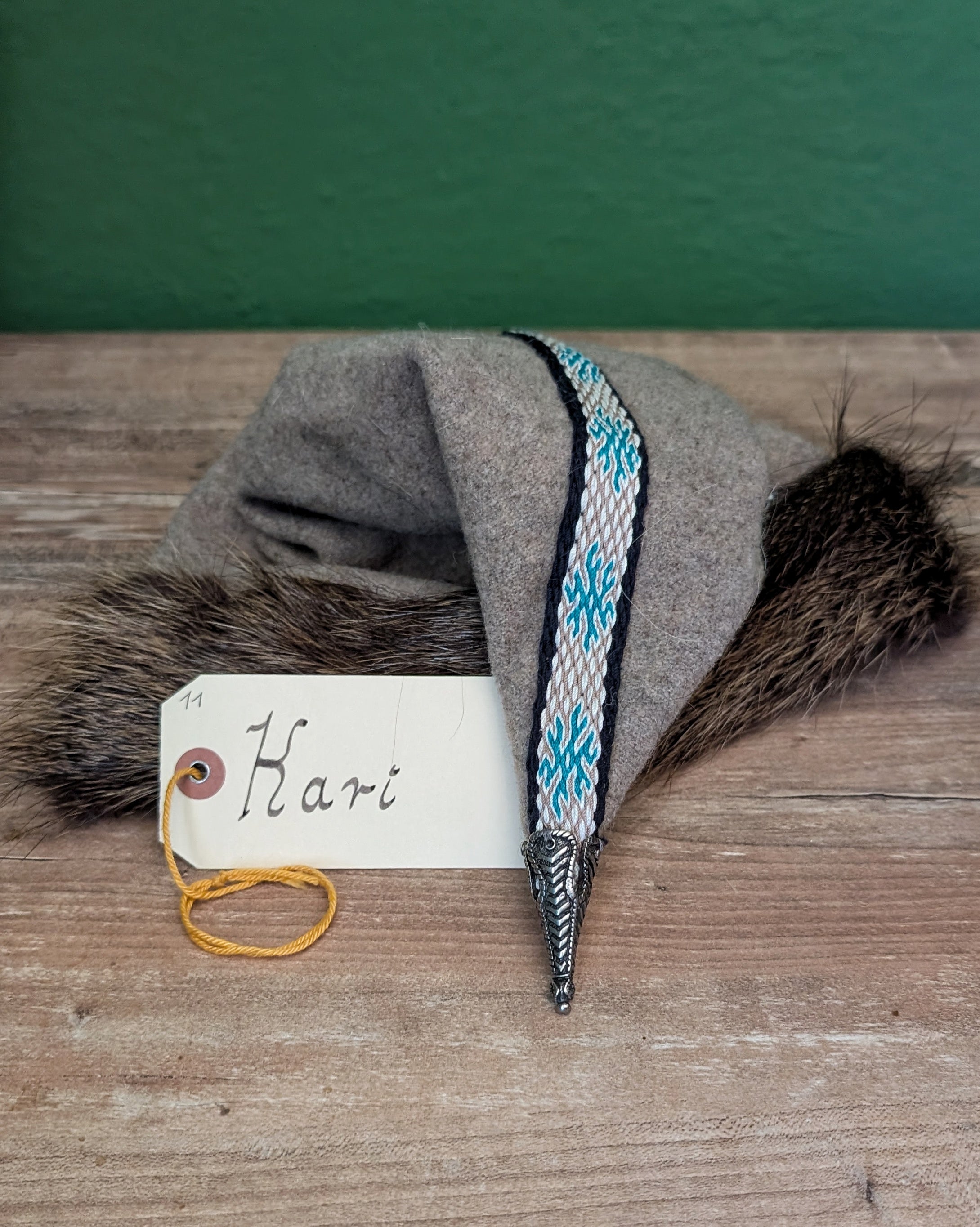 Mütze Grau Merinowolle - handgemachte Unikate - Fellmütze mit Borte Wikinger Rus Zipfelmütze - LARP Mittelalter Accessoires Tabletweaving