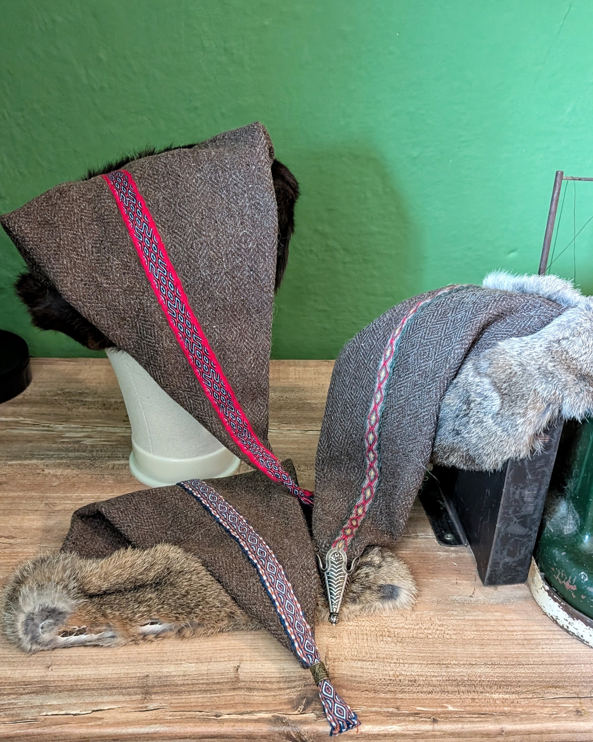 Braun Grau Diamantkörper Rus Mütze mit echtem Fell - Norsische Zipfelmütze - Larp Wikinger Mittelalter - Wollmütze Reenactor und Kostüm