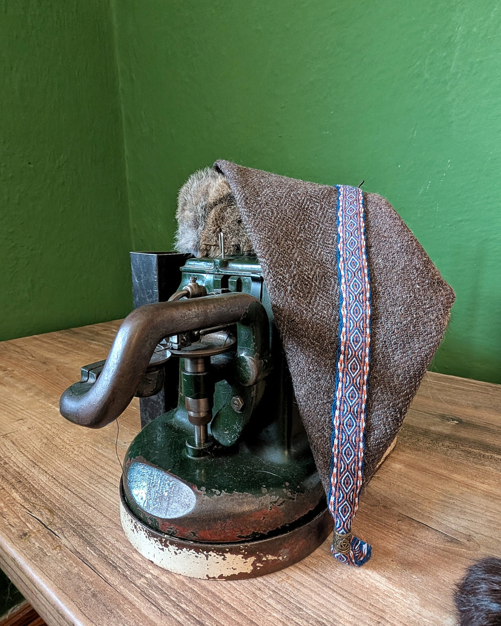 Braun Grau Diamantkörper Rus Mütze mit echtem Fell - Norsische Zipfelmütze - Larp Wikinger Mittelalter - Wollmütze Reenactor und Kostüm