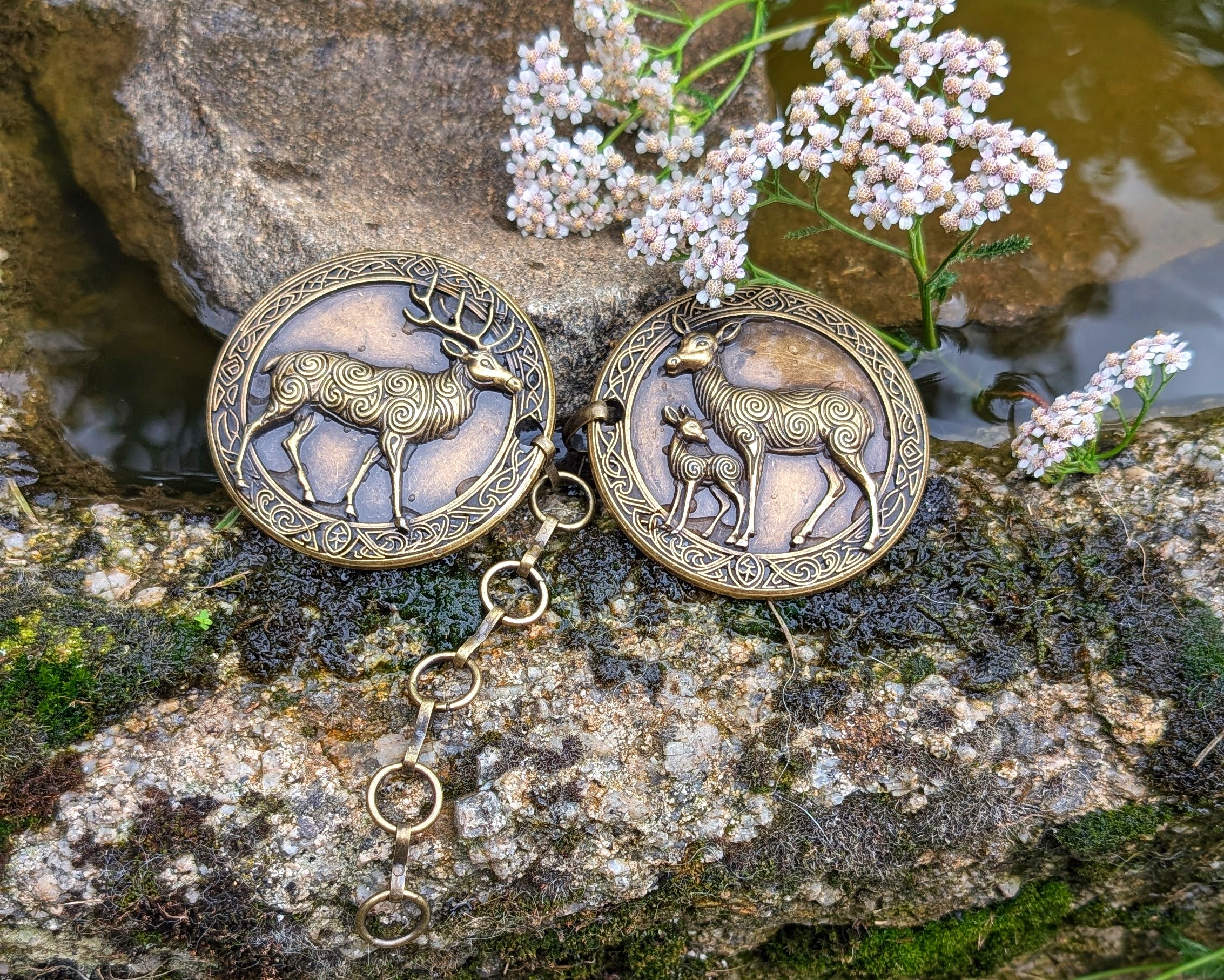 Mantelverschluss Hirschfamilie | Umhangverschluss Wikinger | LARP | Mittelalter | Silber oder Bronze - Fellverschluss Schließe Cloak Clasp
