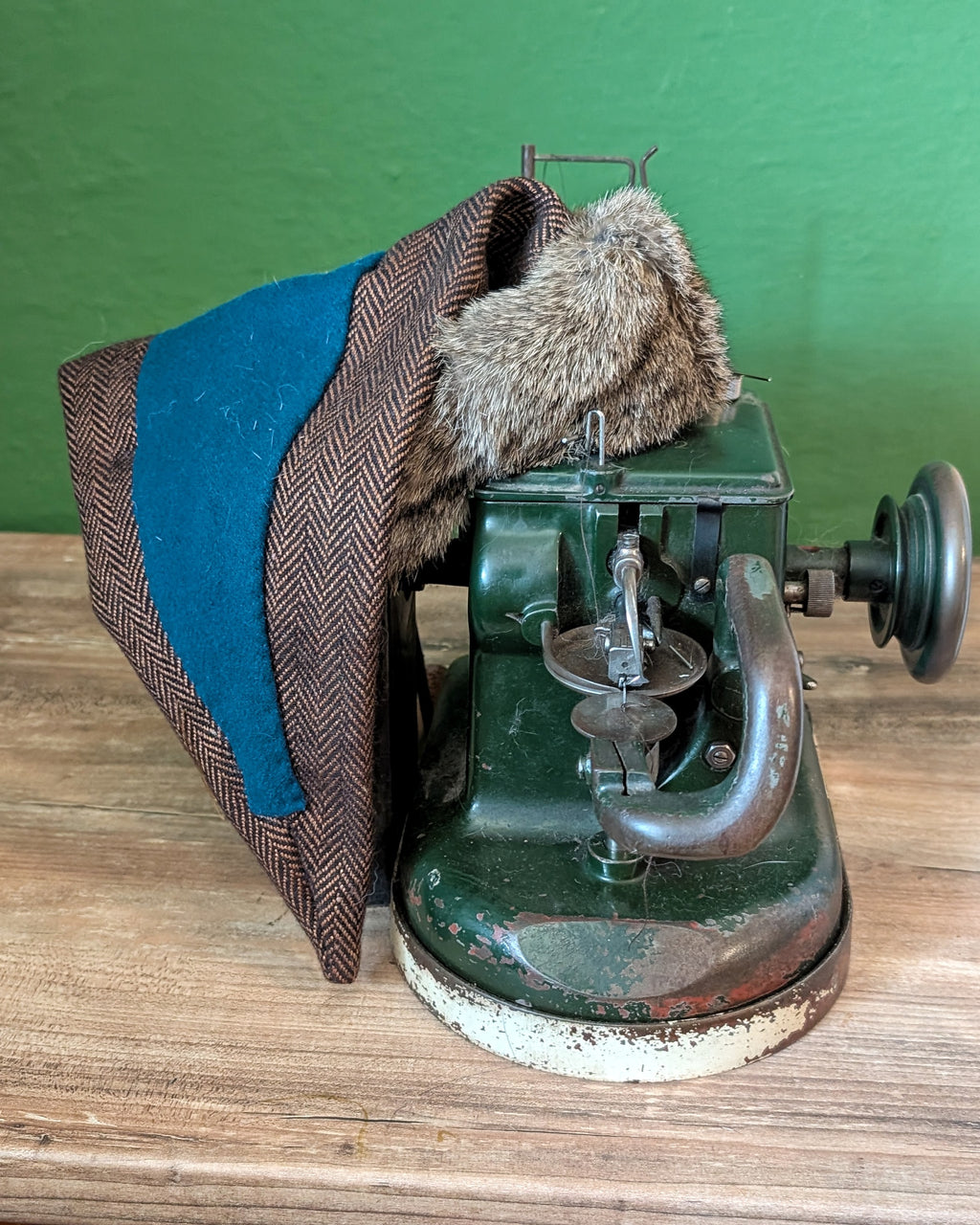Nordische Zipfelmütze - Rus Hat - Wikingermütze - Heringbone Fischgrät Wollstoff in braun schwarz - Reenactment Larp Vikings Norse - Unikate