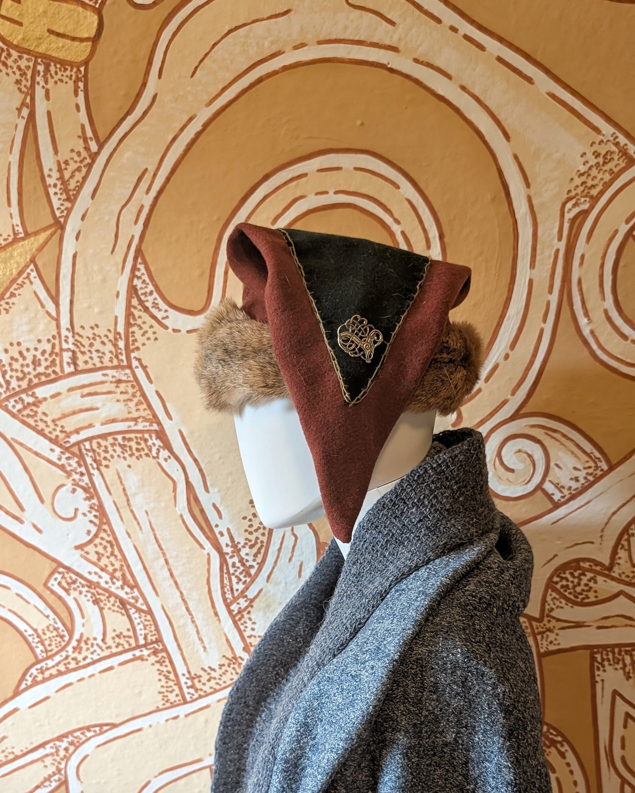 Mütze in rost orange - Russ Mütze - Larp Mittelalter Reenactor Wikinger - Merinowolle Zipfelmütze - nordische Wollmütze mit Fell