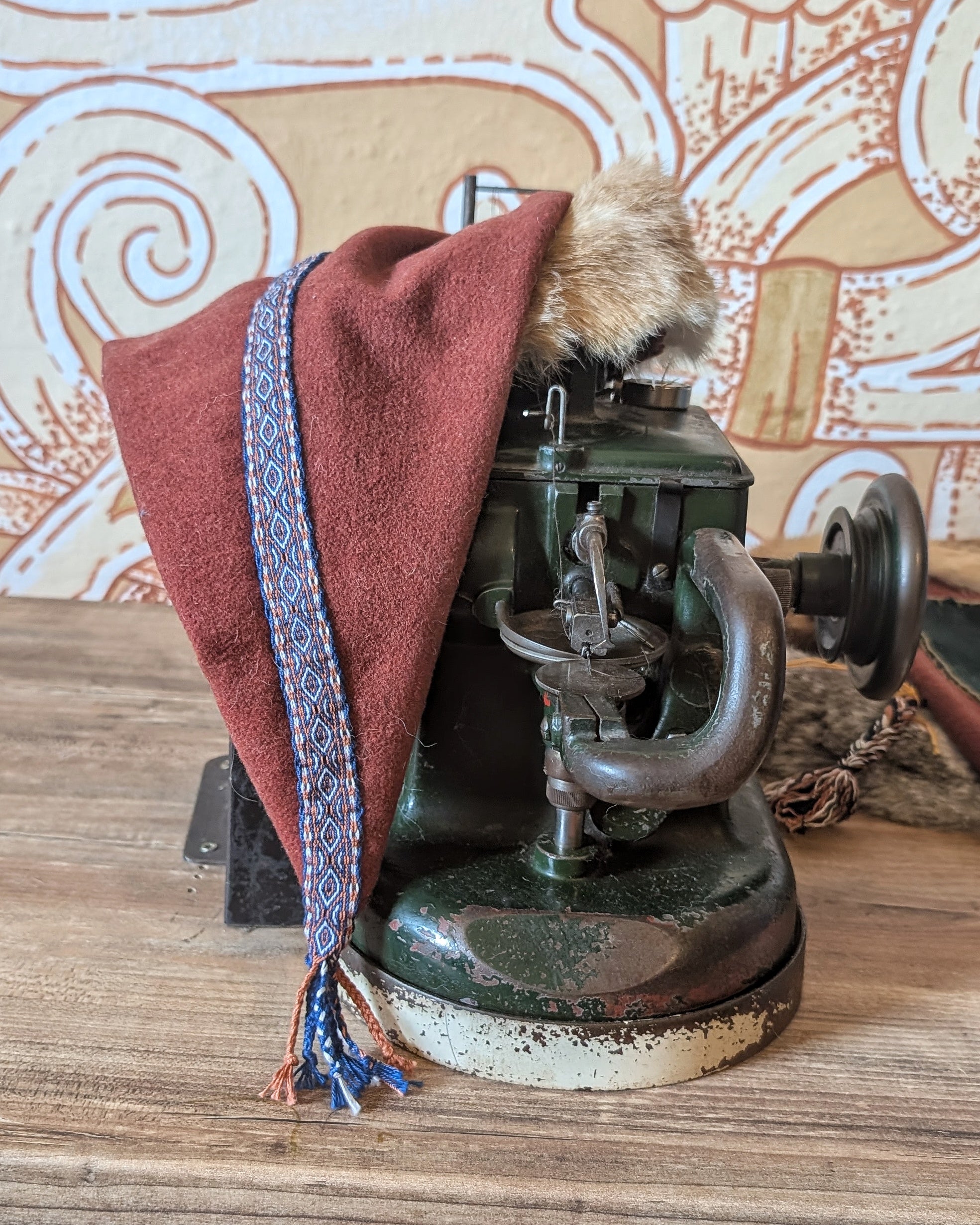 Mütze in rost orange - Russ Mütze - Larp Mittelalter Reenactor Wikinger - Merinowolle Zipfelmütze - nordische Wollmütze mit Fell