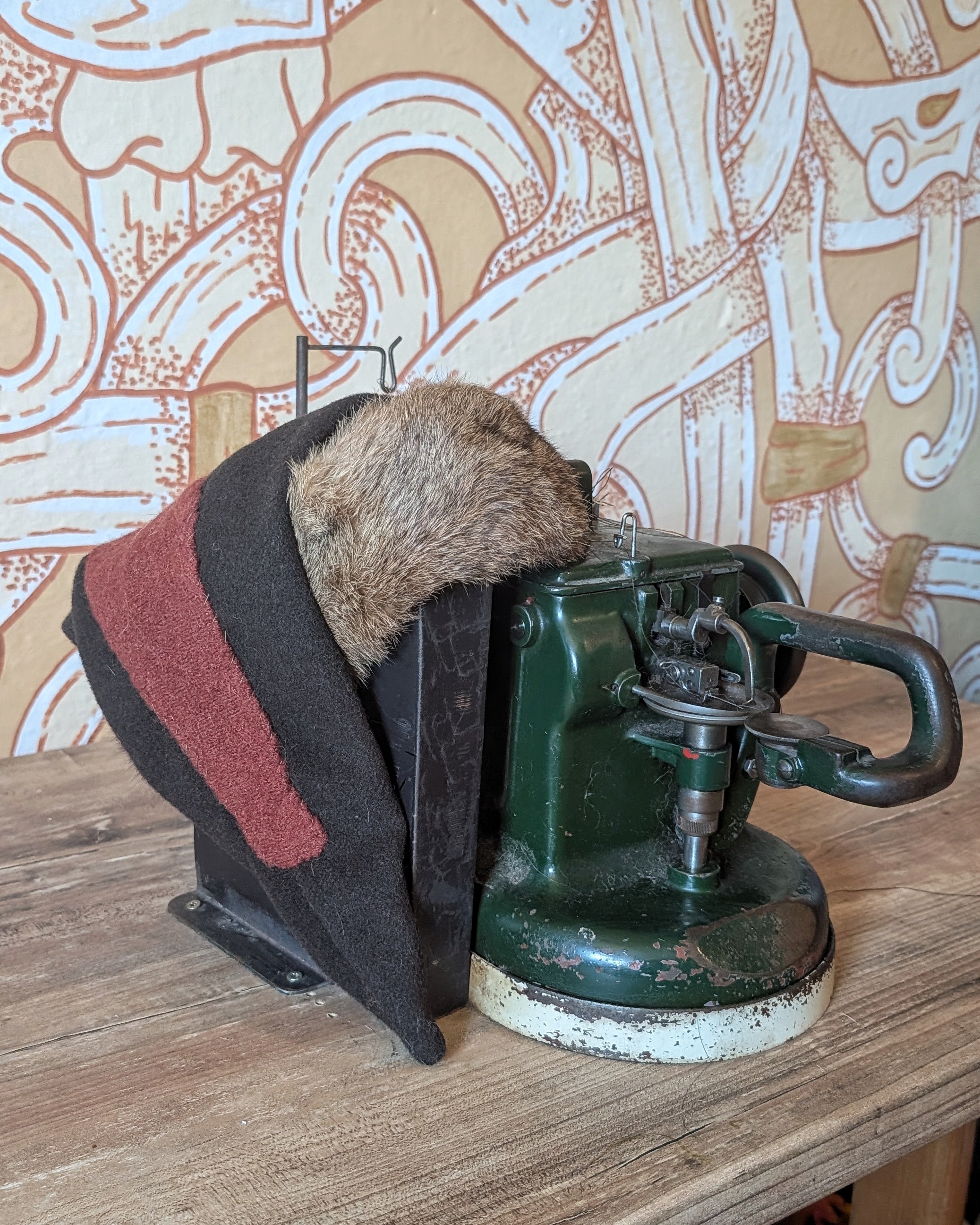 dunkelbraune nordische Zipfelmütze - Rus Mütze mit Fell - Reenactment Mittelalter Larp Wollmütze - Merinowolle Wikinger Kleidung