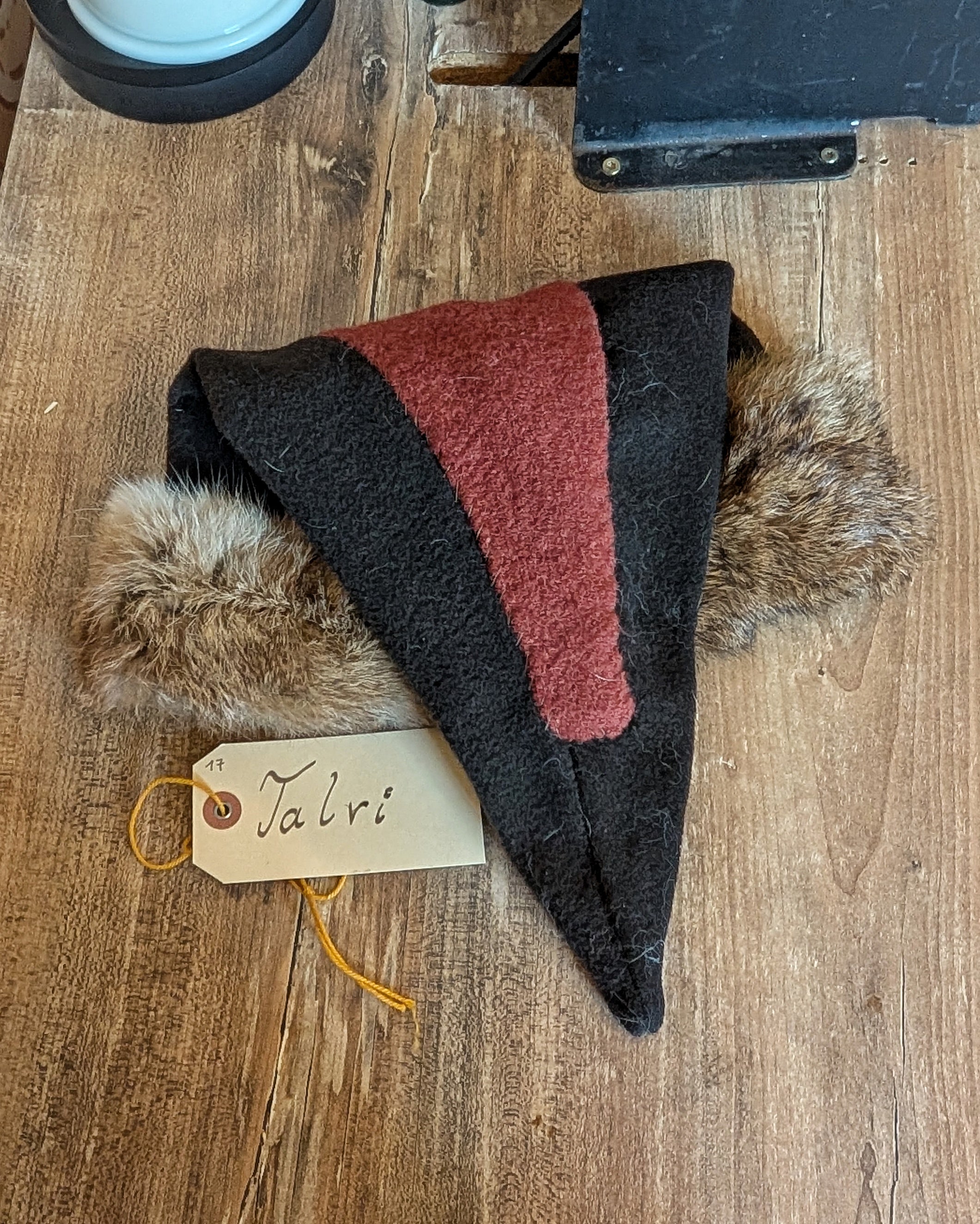 dunkelbraune nordische Zipfelmütze - Rus Mütze mit Fell - Reenactment Mittelalter Larp Wollmütze - Merinowolle Wikinger Kleidung