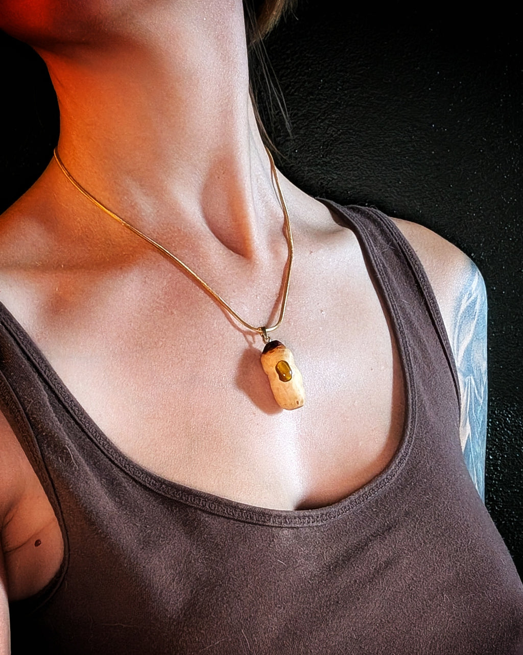 Robur - Tigerauge Baumperle mit Gold