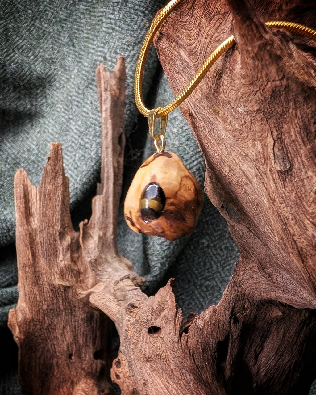 Robur - Tigerauge Baumperle mit Gold